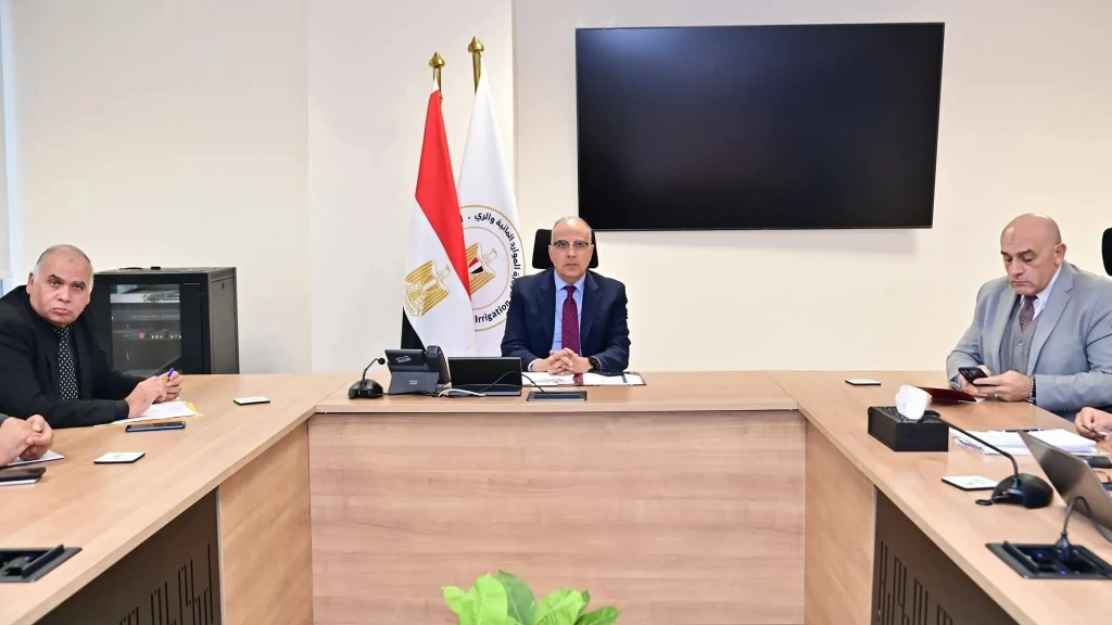 وزير الري يتابع الموقف التنفيذي للمشروع القومي لضبط النيل