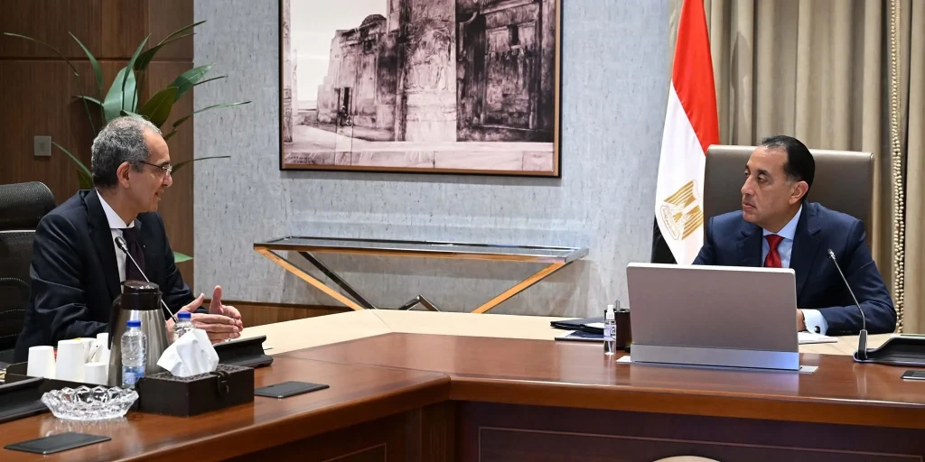 رئيس الوزراء يتابع مع وزير الاتصالات مستجدات العمل في عدد من ملفات الوزارة