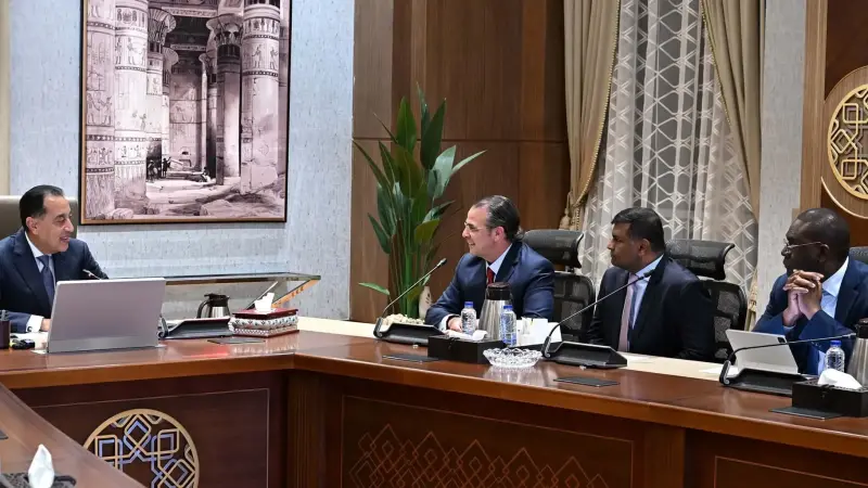 رئيس الوزراء يلتقي رئيس قسم الأصول الأساسية والبلدان الناشئة في شركة ”شيفرون”