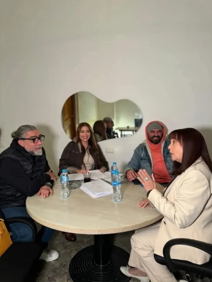 صناع مسلسل ”أنا وهو وهم” في البروفات الأخيرة.. وانطلاق التصوير خلال أيام