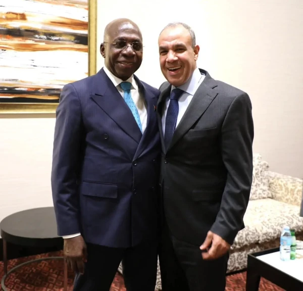 وزير الخارجية يلتقي نظيره الأنجولي