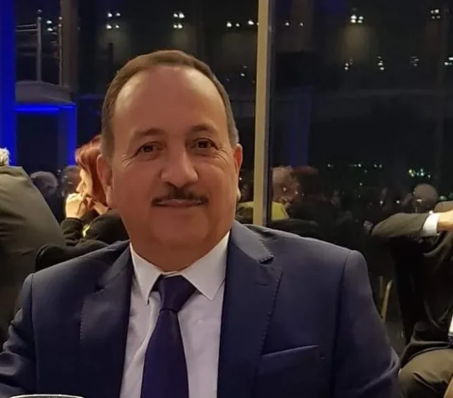 الدكتور خالد كريم رجب يتحدث عن ما مقدار الماء الذي نحتاج حقاً إلى شربه؟