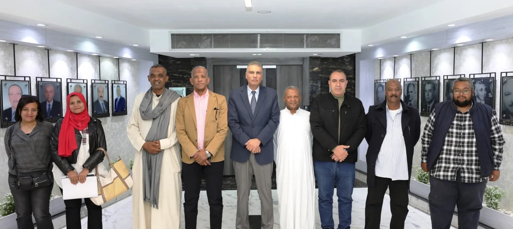 أهالى غرب سهيل يقدمون شكرهم وتقديرهم  لمحافظ أسوان