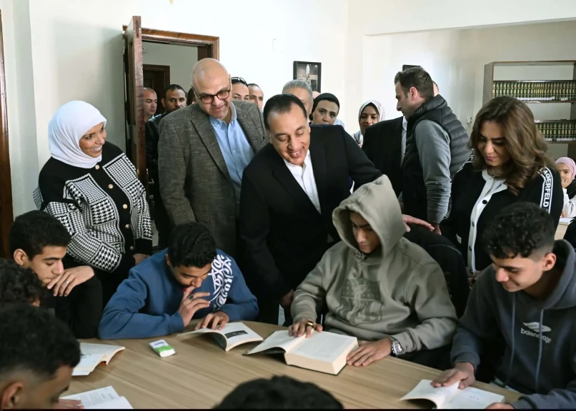 رئيس الوزراء يتفقد مكتبة مصر العامة ضمن مبادرة حياه كريمه بشبين القناطر
