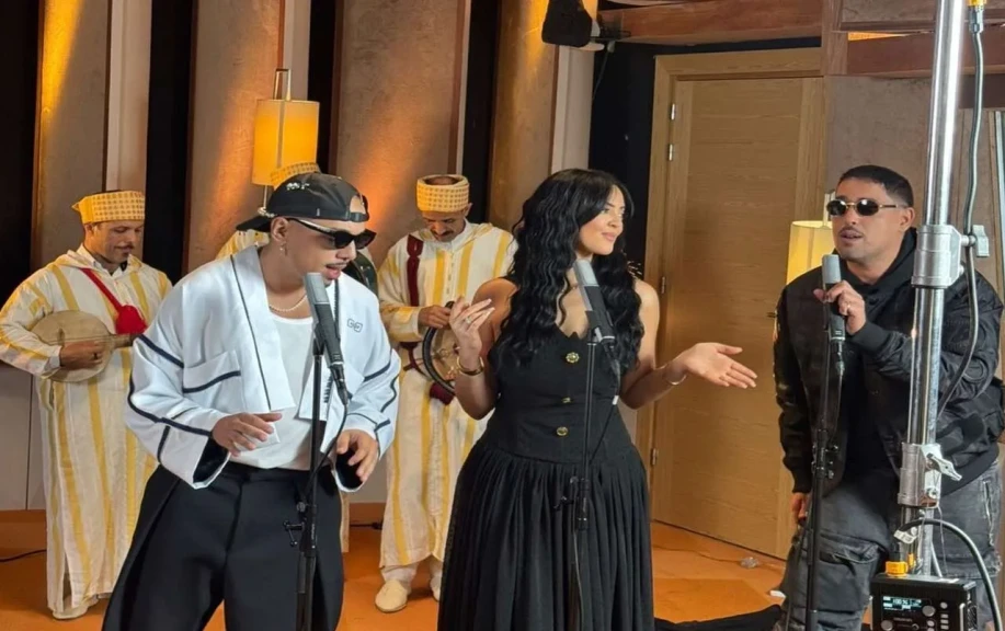 تعاون مغربي-عالمي يجمع لارتست وNEJ وبيني آدم وخديجة تاعيالت احتفالاً بالكان