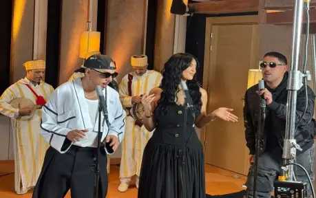 تعاون مغربي-عالمي يجمع لارتست وNEJ وبيني آدم وخديجة تاعيالت احتفالاً بالكان