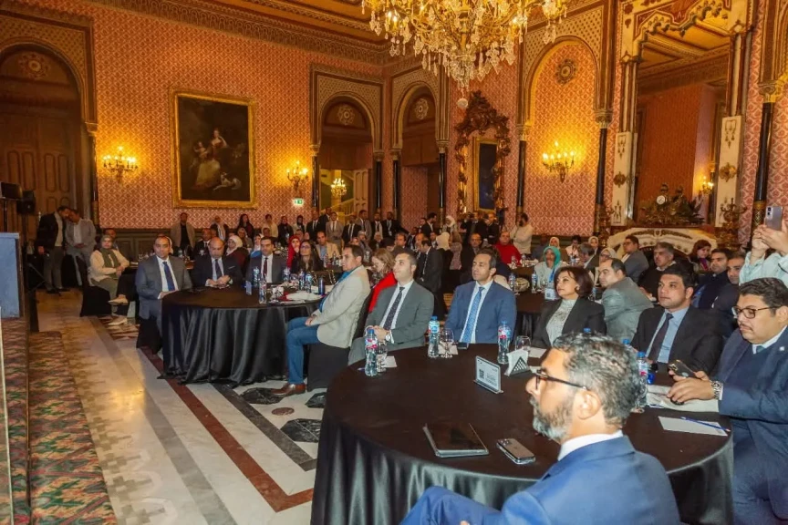 وزارة الاتصالات تنظم جلسة حوارية حول تنمية القدرات الرقمية للعاملين بالدولة