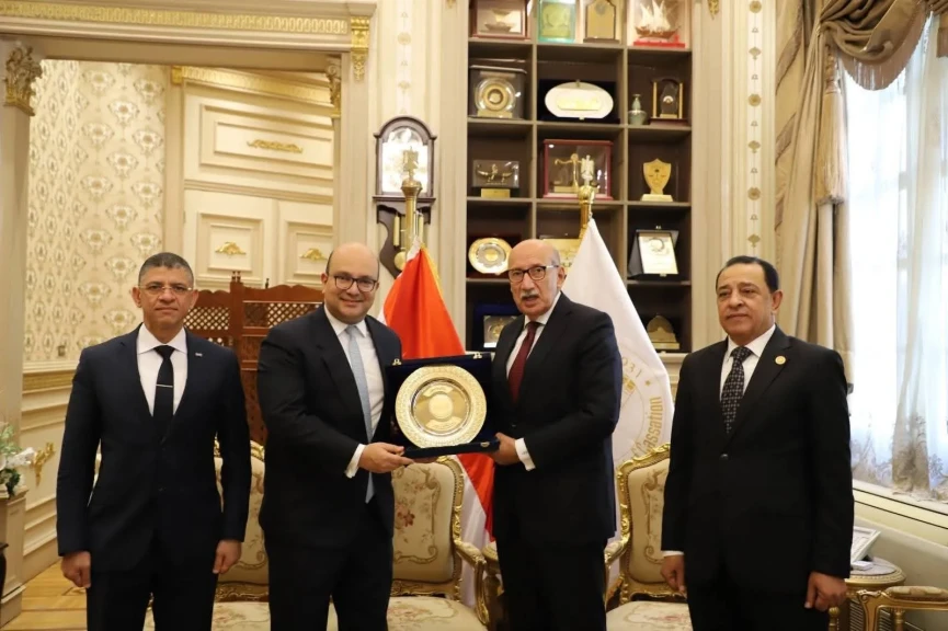 رئيس محكمة النقض يستقبل رئيس مركز القاهرة الإقليمي للتحكيم التجاري الدولي