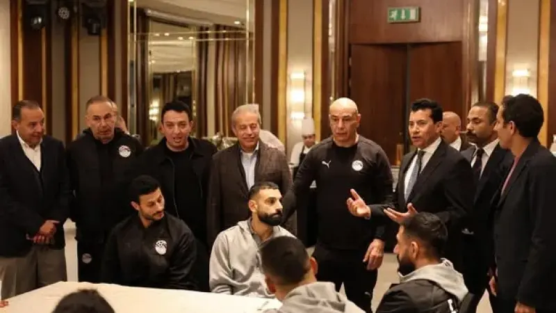 وزير الرياضة وهاني أبو ريدة يحفزان المنتخب الوطني قبل أمم أفريقيا