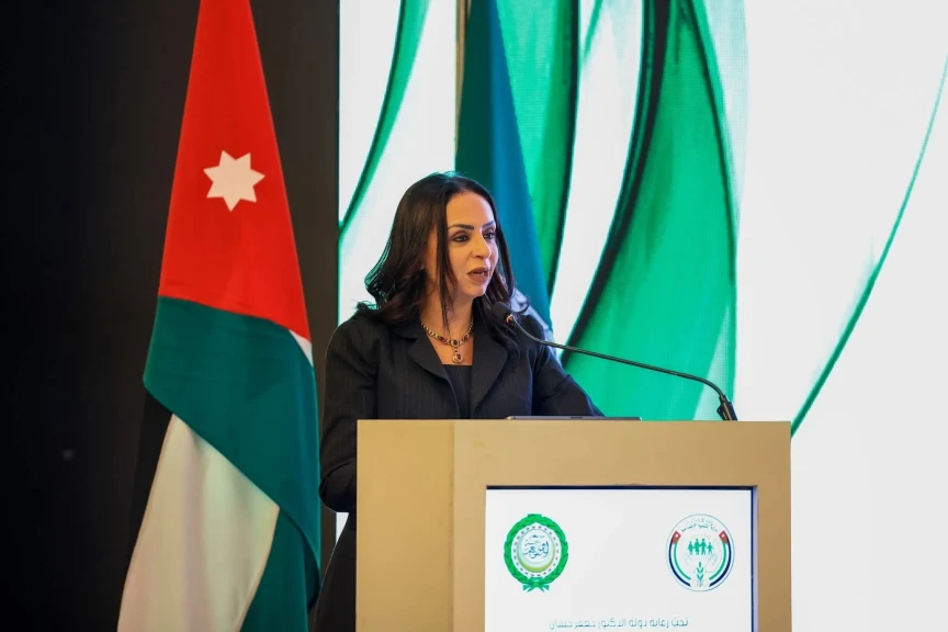 بحضور دولة رئيس وزراء المملكة الأردنية الهاشمية والأمين العام لجامعة الدول العربية وزيرة التضامن الاجتماعي تشهد افتتاح أعمال المؤتمر العربي الدولي رفيع المستوى