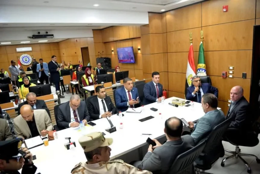 محافظ الدقهلية يتابع انتظام العمل باللجان الانتخابية في جولة الإعادة عبر الشبكة الوطنية للطوارئ والسلامة