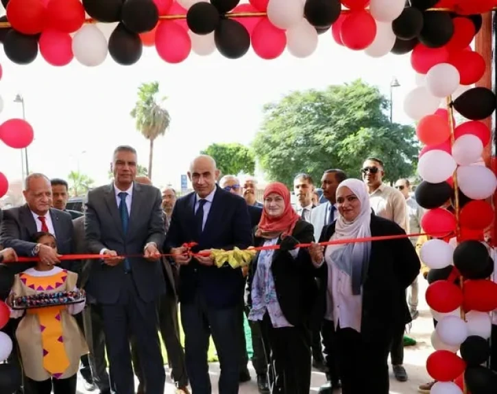 وزير التربية والتعليم ومحافظ أسوان يفتتحان مشروع الصيانة الشاملة لتطوير مدرسة أحمد أبا