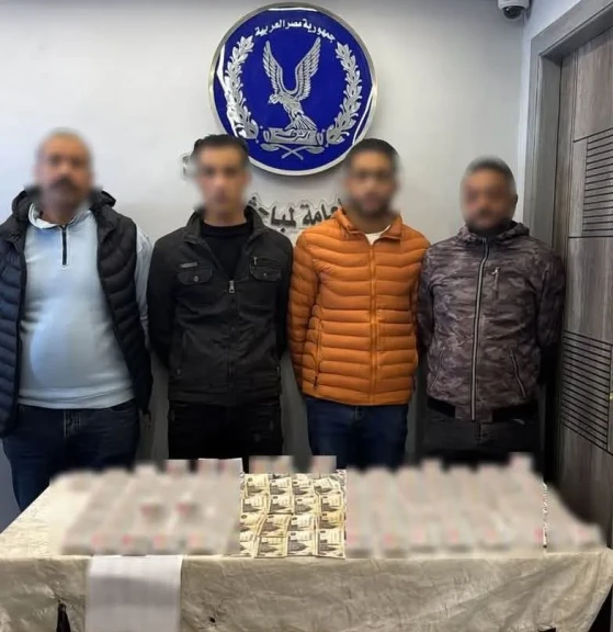 الداخلية:ضبط 4 أشخاص بحوزتهم كروت دعاية ومبالغ مالية لصالح أحد المرشحين بالقاهرة