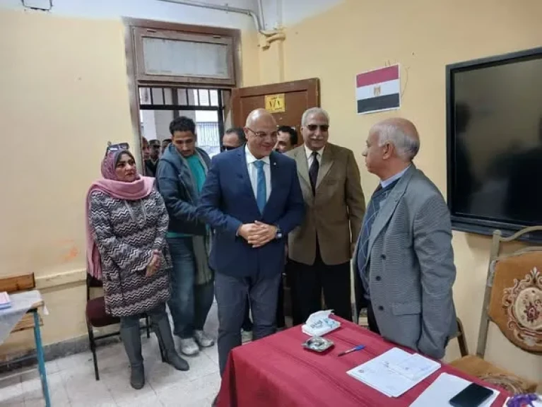 محافظ القليوبية يتفقد انتظام لجان ”الإعادة” لانتخابات النواب في 5 مدن ويؤكد: الإقبال كثيف والوعي الشعبي مشرف