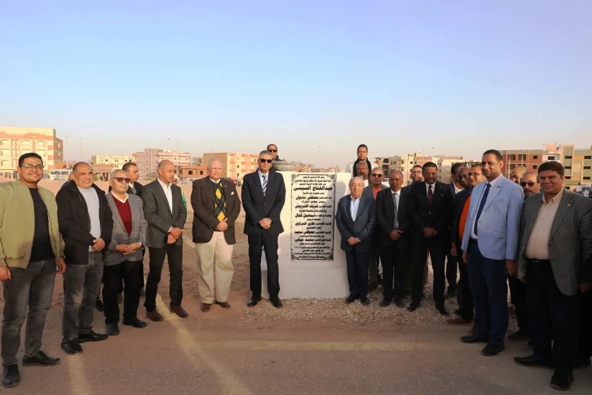 محافظ أسوان ونقيب مهندسى مصر يضعان حجر الأساس  للنادى الإجتماعى لنقابة المهندسين