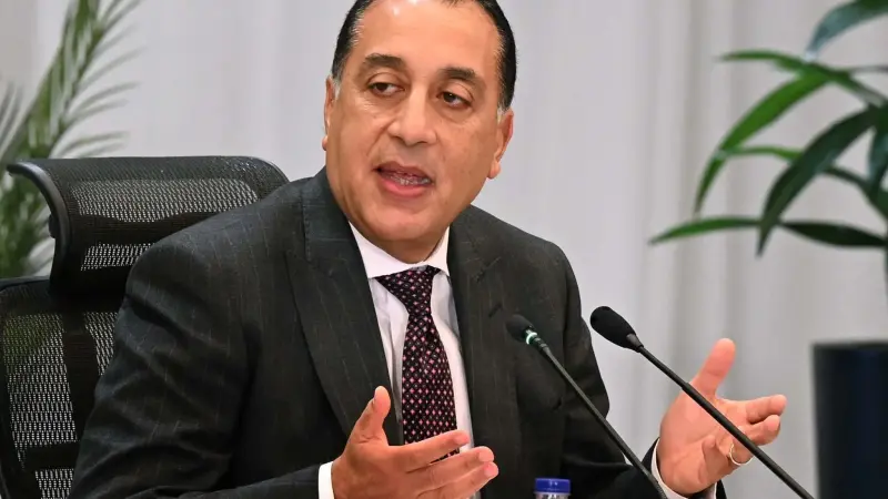 رئيس الوزراء يُغادر القاهرة متجهاً إلى لبنان لبحث ملفات تعزيز التعاون المشترك والقضايا الإقليمية