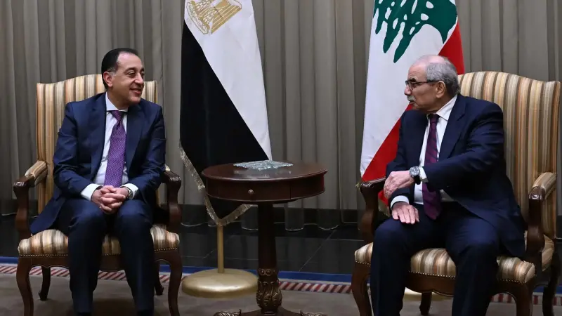 رئيس مجلس وزراء الجمهورية اللبنانية يستقبل الدكتور مصطفى مدبولي بمطار رفيق الحريري الدولي