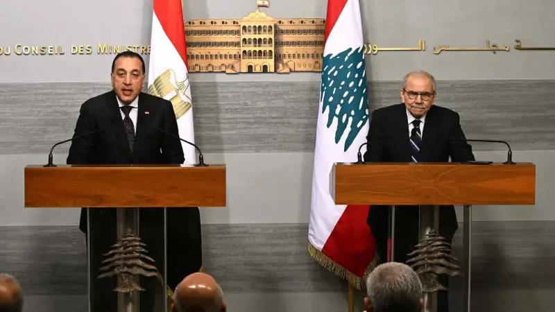 رئيس الوزراء يؤكد مَوقفَ مصر الثابت والداعم للبنان قيادةً وحكومةً وشعبًا