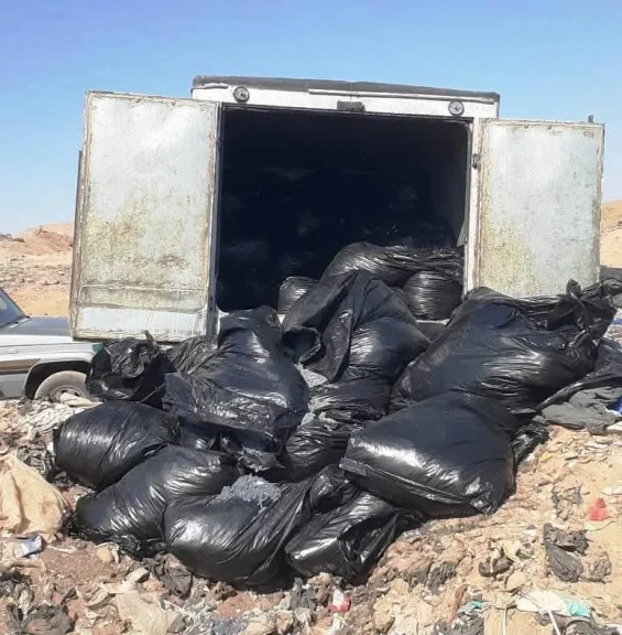 محافظ أسوان يرصد قيام إحدى الشركات بإلقاء كميات من النفايات الطبية الخطرة بالمنطقة الجبلية