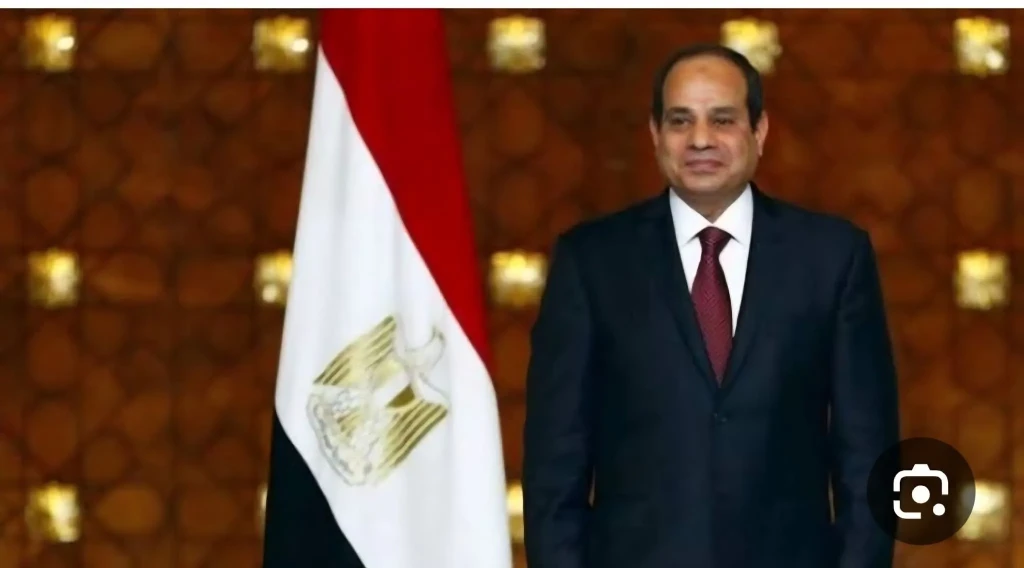 الرئيس السيسى يجتمع برئيس الوزراء ومحافظ البنك المركزى ووزير المالية