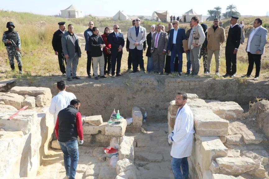 محافظ بني سويف يتفقد أعمال البعثة المصرية الروسية المشتركة لاستكمال أعمال الترميم بمعبد بطليموس الثاني