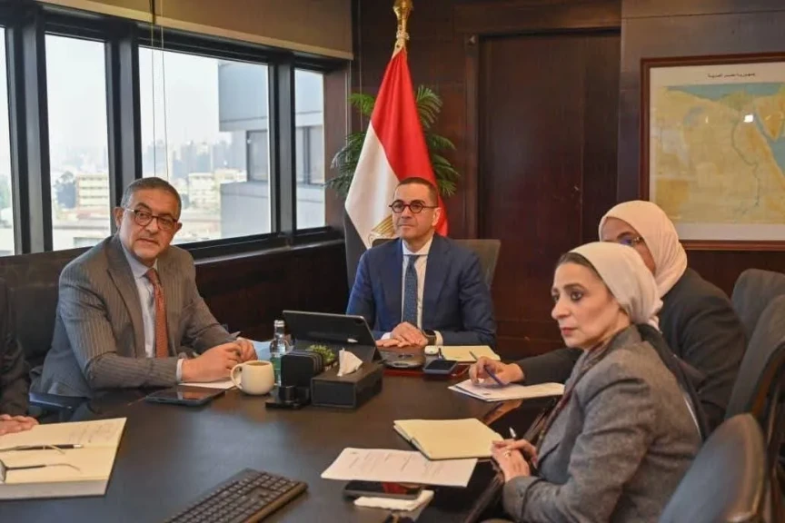 وزير الاستثمار  يبحث مع وزير التجارة والصناعة الكوري تعزيز العلاقات الاستثمارية بين مصر وكوريا الجنوبية