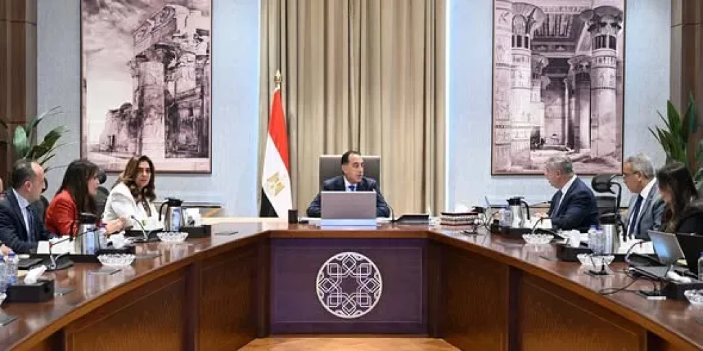 رئيس الوزراء يتابع الموقف التنفيذي للمشروعات التنموية والاستثمارية في محافظة الإسكندرية  تشغيل 6 فنادق جديدة هذا العام توفر 750 غرفة