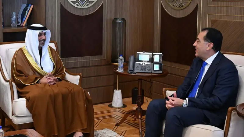 رئيس الوزراء يستقبل سفير دولة الإمارات العربية المتحدة لدى مصر