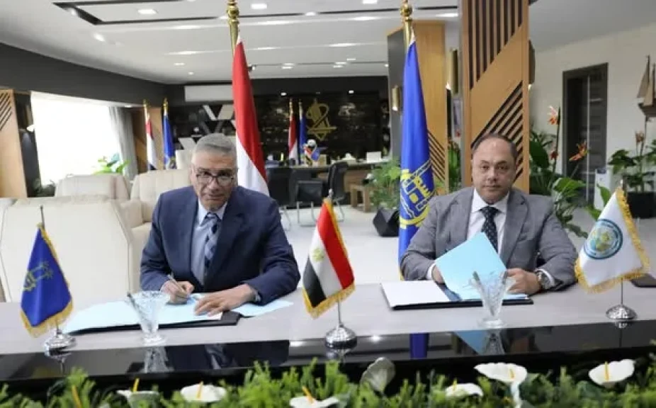 محافظ أسوان ورئيس هيئة تنمية الصعيد يوقعان بروتوكولات تعاون