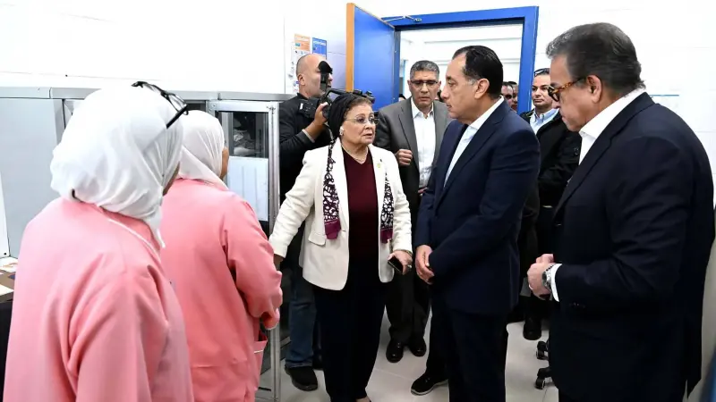 رئيس الوزراء يتفقد وحدة طب الأسرة بقرية ”الودي”