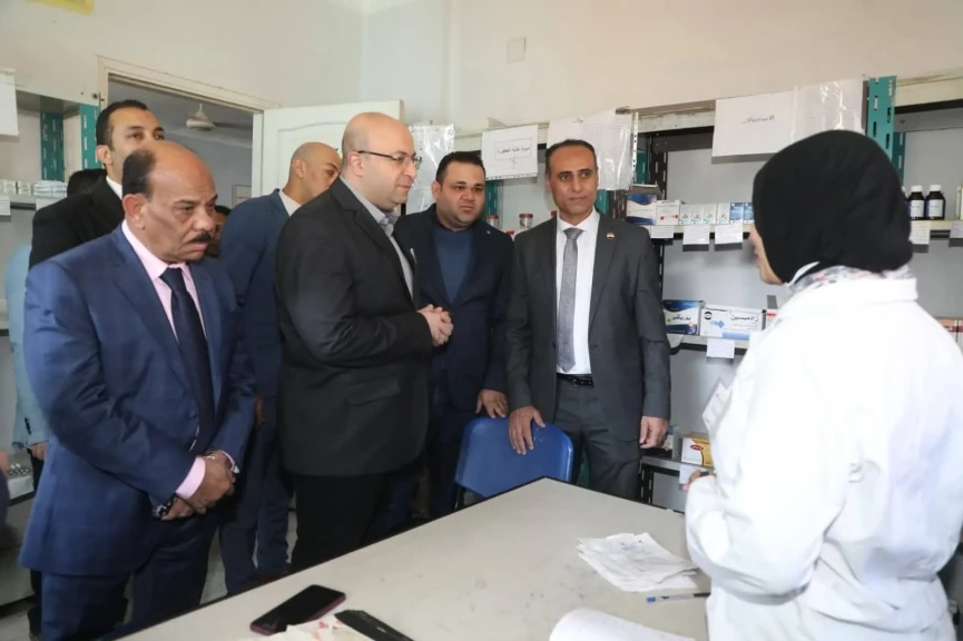 محافظ بني سويف يتفقد مستوى الخدمة بوحدة طب الأسرة