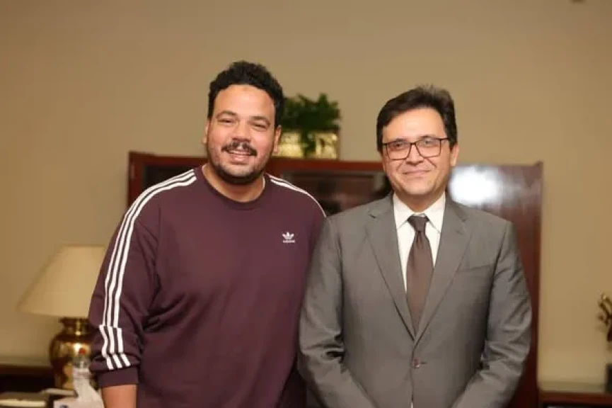 وزير الثقافة يبحث التعاون الفني مع الفنان مصطفى غريب لدعم الإبداع الشبابي