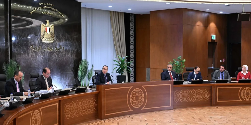 أين وُضعت أموال الدَين ولأي غرض تم استخدامها؟ .. رئيس الوزراء يجيب