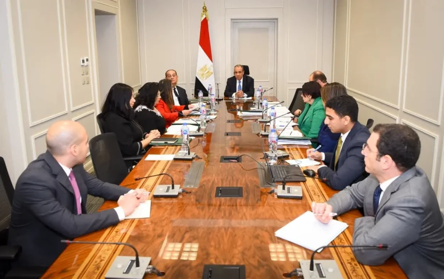 وزير الخارجية يجتمع بالقطاع الثقافى بالوزارة