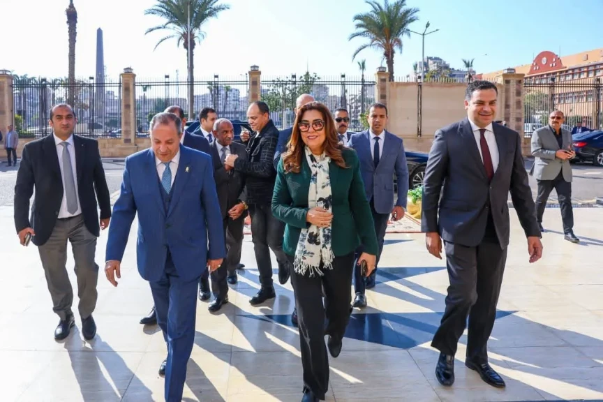 وزيرة التنمية المحلية و”محافظ بورسعيد” يتفقدان المرحلة الأولى من كورنيش بورسعيد السياحي بعد افتتاحه