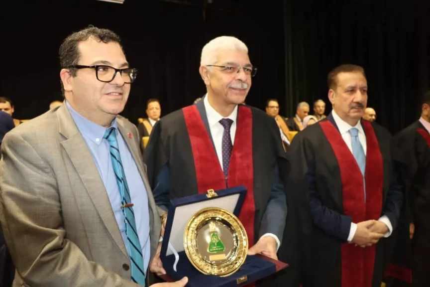 رئيس جامعة المنوفية يكرم  الدكتور أيمن الباز وأوائل الخريجين ورواد البحث والنشر الدولي