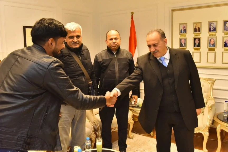 محافظ أسيوط يختتم مباحثاته مع وفد شركة هندية لبحث توطين تكنولوجيا حديثة في رصف الطرق