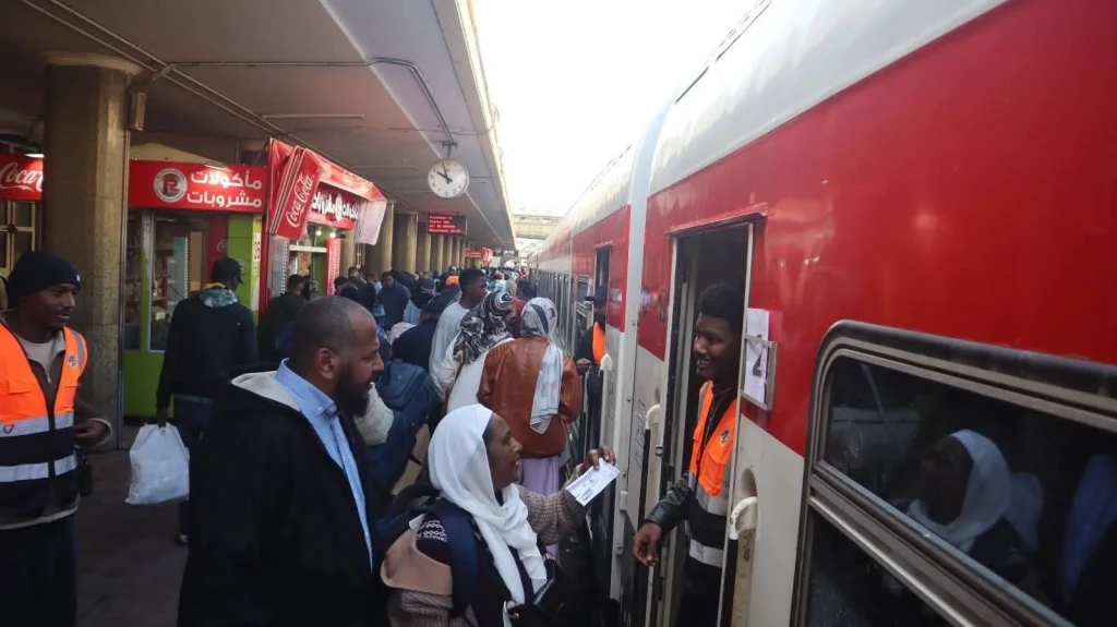 السكك الحديدية تسيّر الرحلة (42 ) ضمن مشروع العودة الطوعية للأشقاء السودانيين