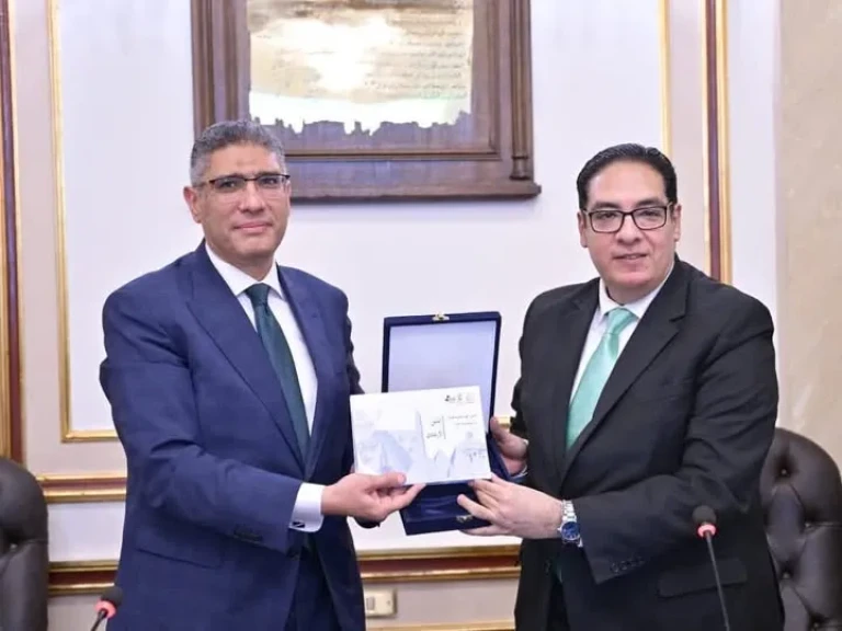 مجلس جامعة القاهرة يقر حزمة قرارات استراتيجية للتوسع الدولي وتعزيز الحوكمة ودعم الطلاب وتوسيع آفاق التعاون مع محافظة الجيزة