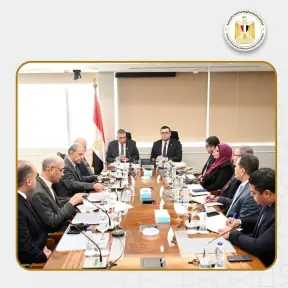 وزير الإسكان يستقبل محافظ أسوان