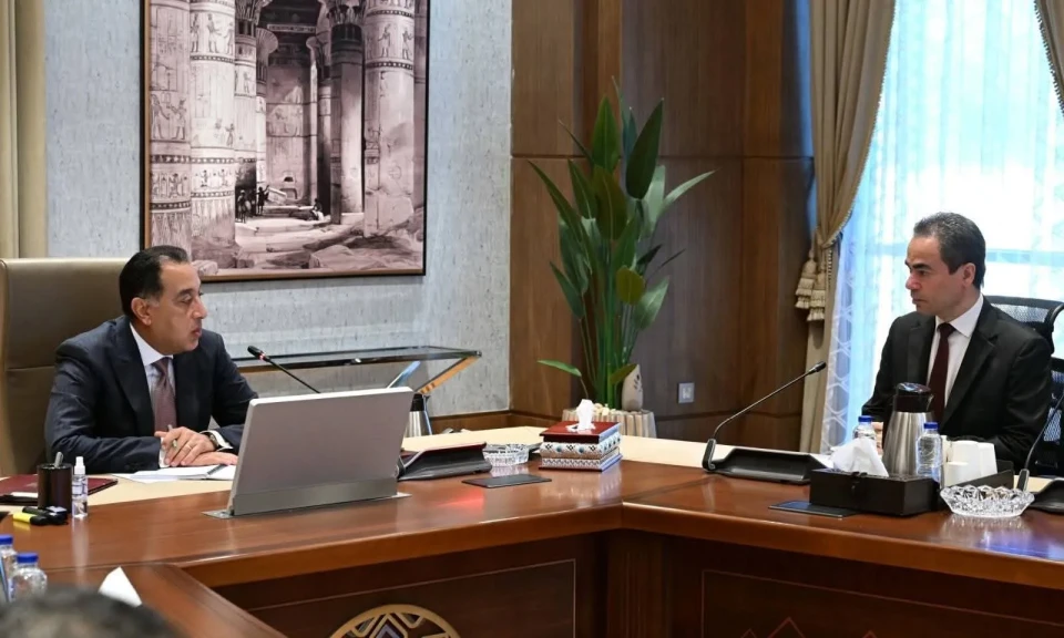 رئيس الوزراء يستعرض مع رئيس الهيئة الوطنية للإعلام خطوات الإصلاح الهيكلي ورفع الكفاءة