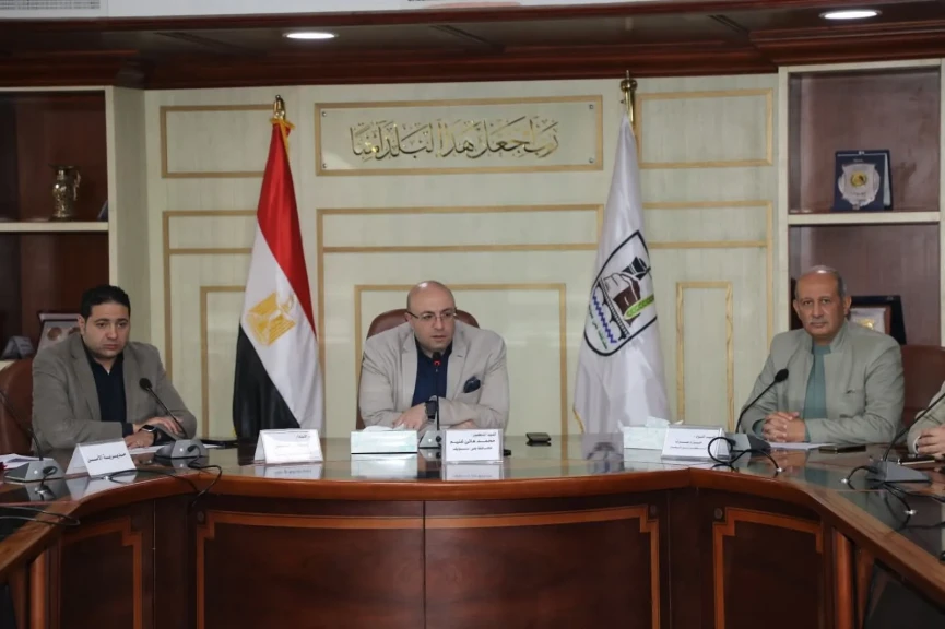 محافظ بني سويف يعقد اجتماعا موسعا ضمن الإعداد  لانطلاق الموجة 28 من حملات إزالة التعديات