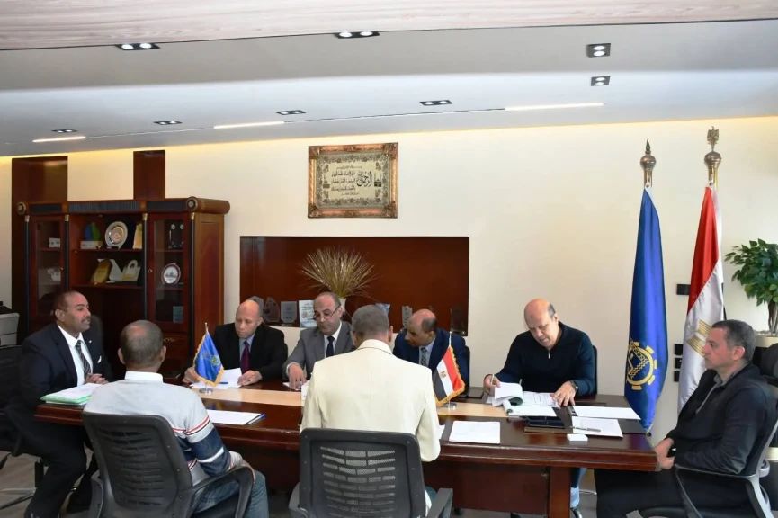 محافظ أسوان يكلف نائبه بترأس لجنة إختيار نواب وسكرتيرى رؤساء المراكز والمدن