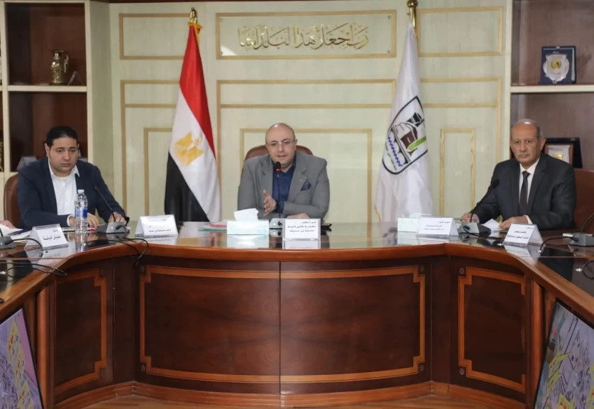 محافظ بني سويف يترأس الاجتماع الدوري للجنة العليا للبت في تقنين أراضي الدولة