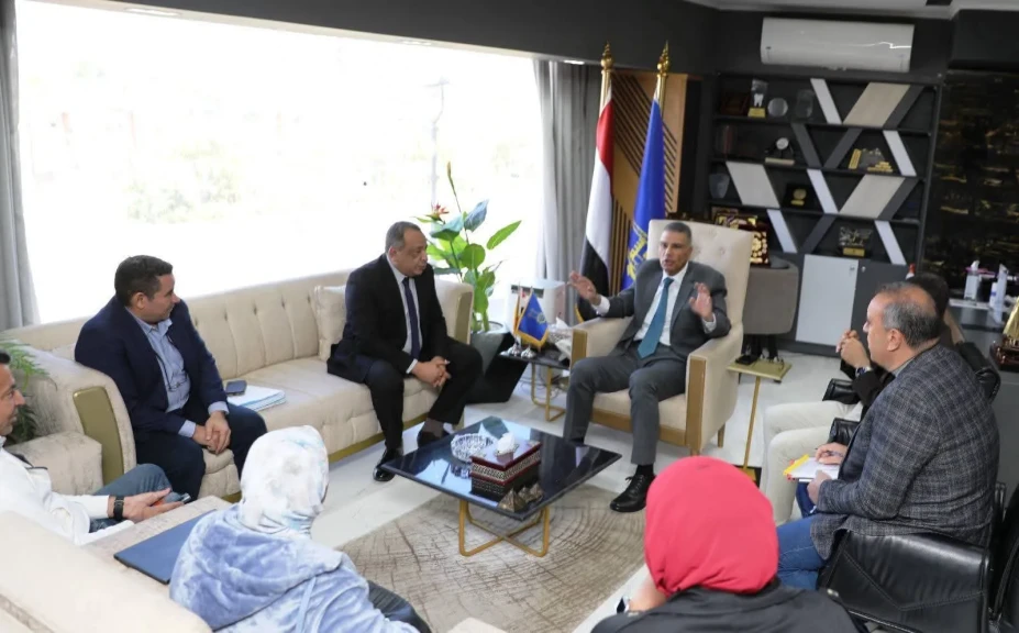 محافظ أسوان يلتقي النائب الأول لرئيس شركة المقاولون العرب