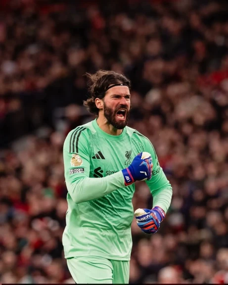 أرنى سلوت يعلن تشكيل ليفربول لمواجهة ليدز بالدوري الانجليزي الممتاز