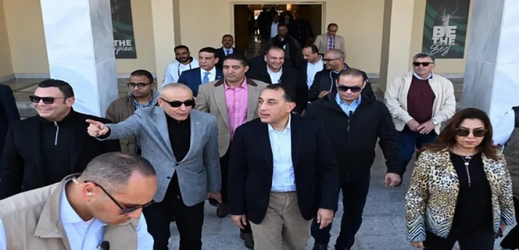 رئيس الوزراء يتفقد حمام السباحة الأوليمبى “سيتي كلوب” بالاقصر
