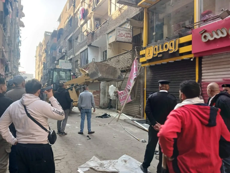 محافظ القليوبية يتابع جهود حي غرب شبرا الخيمة في رفع الإشغالات وإعادة الانضباط لشارع ناصر