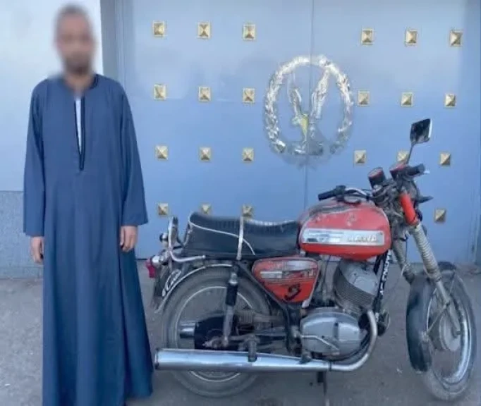 الداخلية:ضبط المتهم في مقطع فيديو بسحل طفل بدراجة نارية بأسيوط