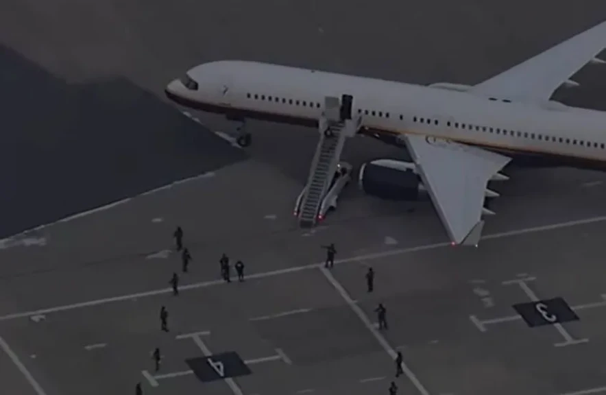 طائرة تقل مادورو تصل إلى قاعدة عسكرية في ولاية نيويورك-فيديو